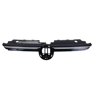  Решетка без емблема VW Golf 8 - R дизайн (5H0853651)