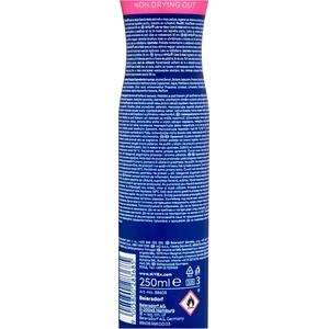 Nivea Care & Hold регенериращ лак за коса за екстра силна фиксация (Extra Strong 4) 250 мл