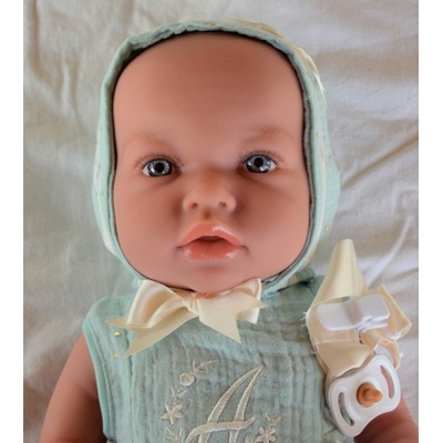 Marina & Pau Realistické miminko holčička Andulka v zeleném bodíčku s flitry Ane Baby Green 45 cm