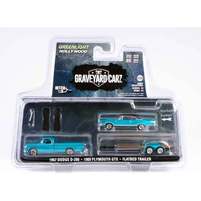 GreenLight Sada: Dodge D-200 1967 + Plymouth GTX 1969 + Flatbed Trailer 1:64