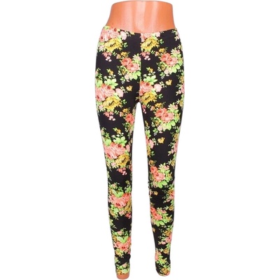 Клин в черен цвят с красиви цветя в ярки цветове