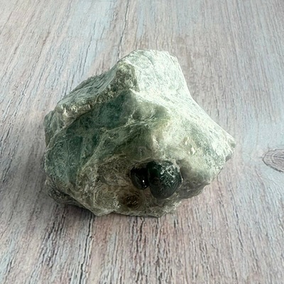 Nefertitis Obsidián Apačská slza v matrixu USA 25 NF58045 - cca 1 cm, 90 g