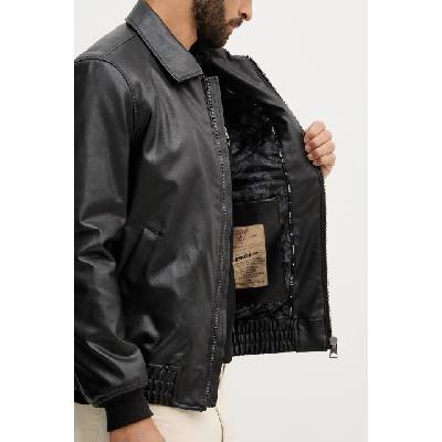 Guess Яке Guess (M6RL0A.WJ260)