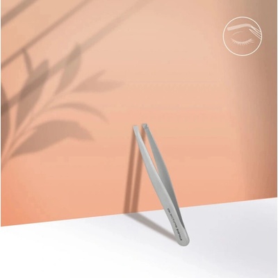 Eyebrow Tweezers Pinzeta na obočí se širokým zkoseným hrotem Beauty & Care 10 Type 3 – Sleviste.cz