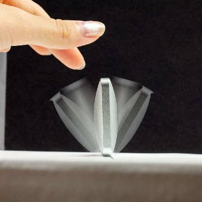 4Leaders Kinetická otočná stolní hračka proti stresu 3,7×3,7×1 cm