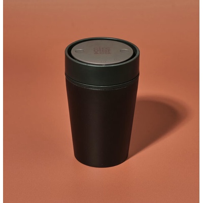 Circular&Co Kelímek Circular Cup z recyklované kávové sedliny 227 ml černý