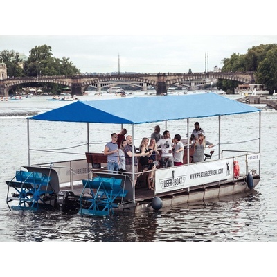 Beerboat: Pivní projížďka šlapadlem na Vltavě