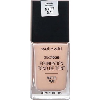 Wet n Wild Photo Focus zmatňujúci fluidný make-up Soft Ivory 30 ml
