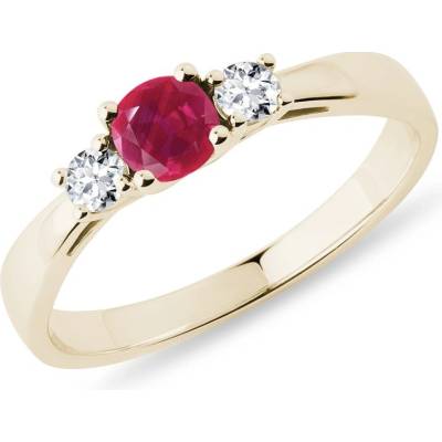 Klenota Rubínový prsten s diamanty ve žlutém zlatě k0235073