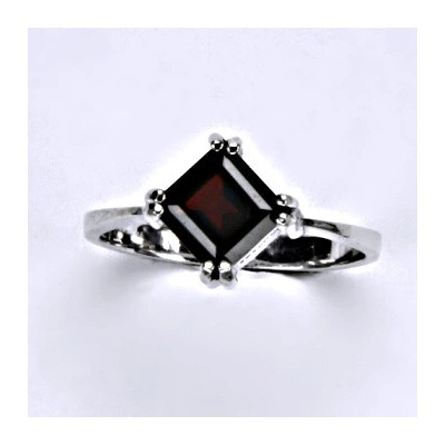 Čištín Zlatý prsten bílé i žluté zlato přírodní granát T 1258