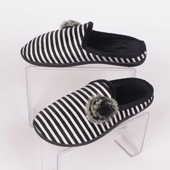 Image 1 of Дамски домашни пантофи на бяло и черно райе с пухче