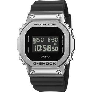 Casio GM-5600U-1ER Часовници