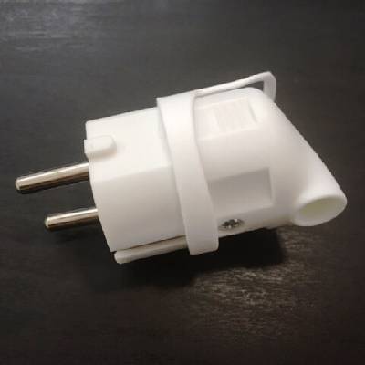 Vidlice úhlová bílá 250V/16 A max.