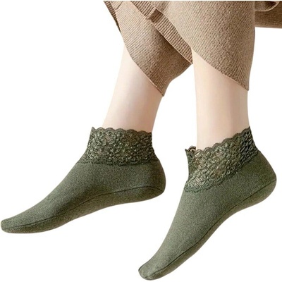 Зелени поларени чорапи с дантела