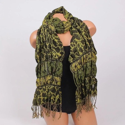 Дамски топъл шал в черно и зелено