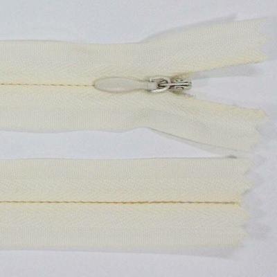 Zip skrytý 3mm délka 25cm, barva 103