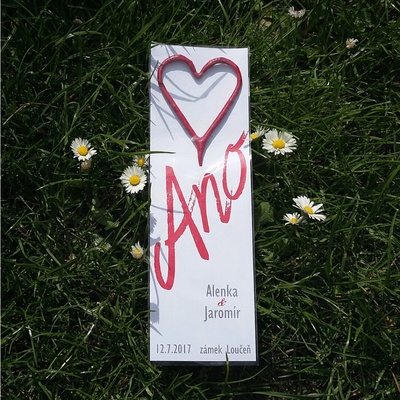 Svatební oznámení | prskavky | červené srdíčko