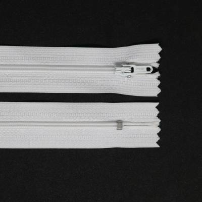 Spirálový zip, šíře 3 mm, délka 60 cm, bílá