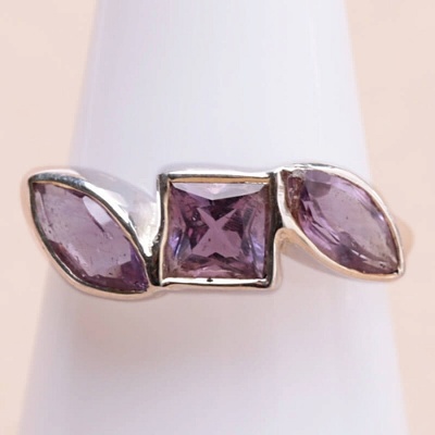 Nefertitis Ametyst broušený prsten stříbro KO109