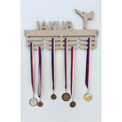 MAJADESIGN Věšák na medaile se jménem Karate Barevně lakovaný