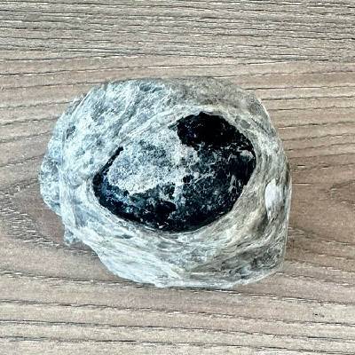 Nefertitis Obsidián Apačská slza v matrixu USA 107 NF64925 - cca 3 cm, 201 g