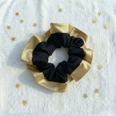 Sparkle*Me Nařasená gumička do vlasů Scrunchie z kolekce plavek zlato černá ruční zero-waste výroba