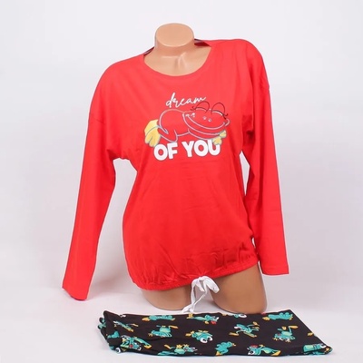 Пижама в червено и черно със спяща жаба