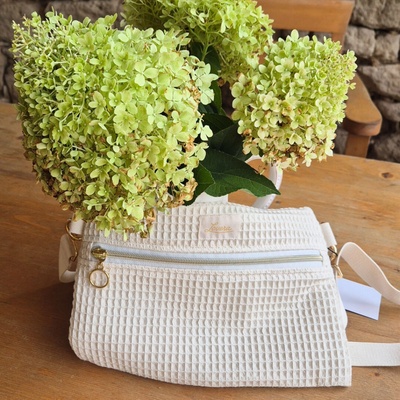 Lovera Dámská designová taška crossbody vafle Smetanová 2