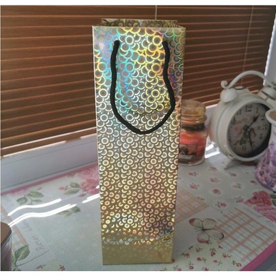 Darčeková taška na alkohol 33 x 10 x 9 cm holografická