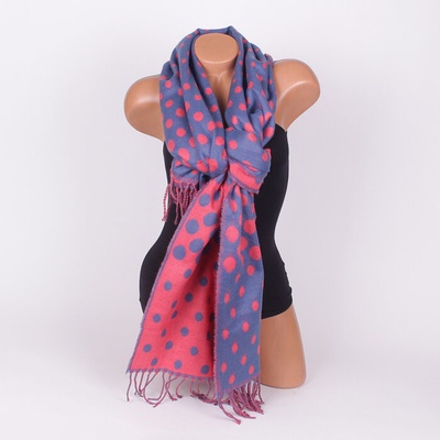 Красив двуцветен дамски шал в розово и синьо на точки с ресни