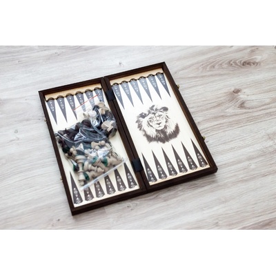 Dřevěné šachy a Backgammon