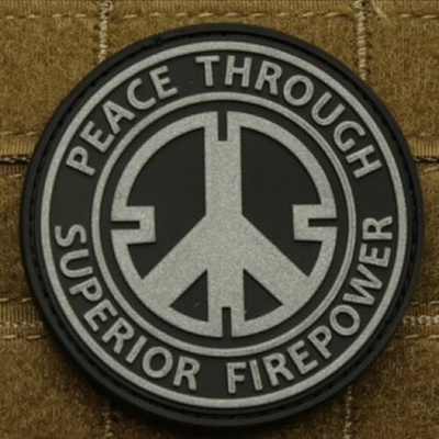Nášivka PEACE plast ČIERNA