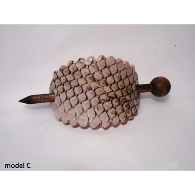 Kožená spona do vlasů s dřevěnou jehlicí č.24 Model: C