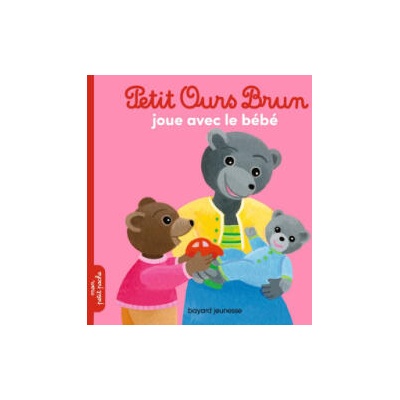 Petit Ours Brun joue avec le bébé