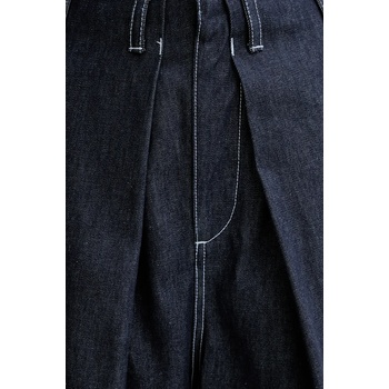 Sunnei Дънков къс панталон Sunnei в тъмносиньо с изчистен дизайн с висока талия RTWXBOT025 (RTWXBOT025)