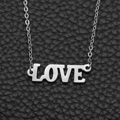 Přívěsek z nerezové oceli ---- LOVE