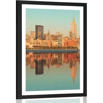 Plakát s paspartou okouzlující New York v odrazu ve vodě - 30x45 silver