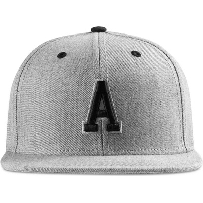 Urban Classics Шапка с козирка в сиво Letter Snapback A UB-10532-00263 - Сив, размер blk/L