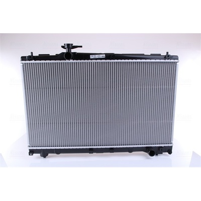 Chladič motora NISSENS 64670A