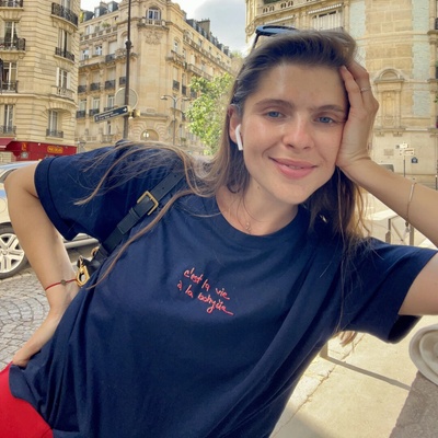 som bohyňa by ema müller tričko c’est la vie à la bohyňa Navy