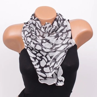 Фишу в бяло и черно