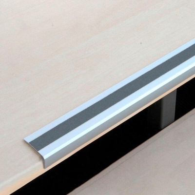 Protiskluzová schodová lišta, Aluminium m2, Easy Clean, šedá, š 1000 mm, síla materiálu 3 mm