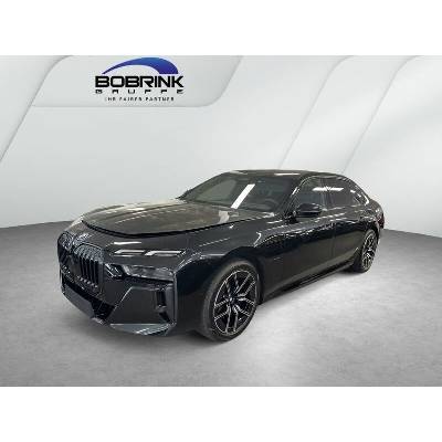 BMW 750e xDrive M Sport 360 kW