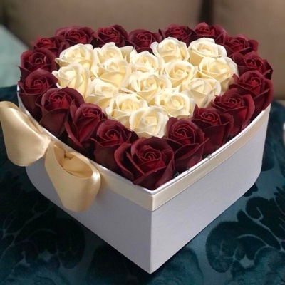 Ruže v srdcovom flower boxe Secret Love