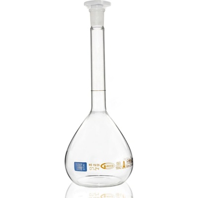 Odměrná banka skleněná, 20 ml, třída A, hnědá stupnice, broušené spojení 10/19, s individuálním certifikátem a QR kódem – GLASSCO