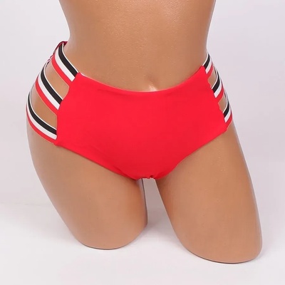 Монокина в червен цвят с ефектни ленти