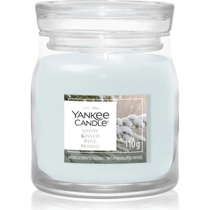 Yankee Candle Snow Kissed Pine ароматна свещ Signature 110 гр