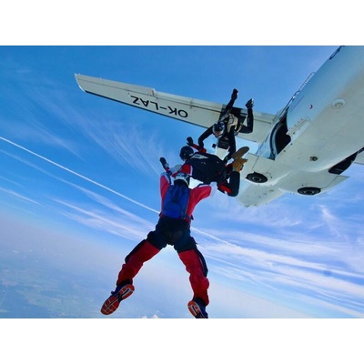 Výcvik volných pádů ze 4 000 m