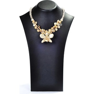 Dannyra Обици с естествена орхидея, кристали Swarovski и седеф Oh, My Lovely Lady Dannyra Jewels