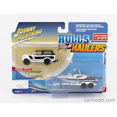 Johnny lightning International Scout With Trailer And Boat 1979 Bílá Černá 1:64